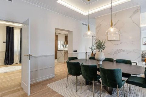 Apartamento en venta en Barcelona, España 5 dormitorios,  No. 154590 - foto 7