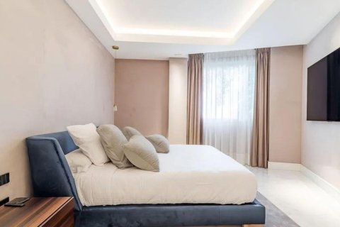 Apartamento en venta en Barcelona, España 5 dormitorios,  No. 154590 - foto 14
