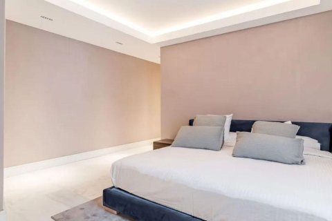 Apartamento en venta en Barcelona, España 5 dormitorios,  No. 154590 - foto 12