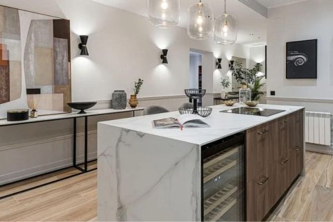 Apartamento en venta en Barcelona, España 5 dormitorios,  No. 154590 - foto 11