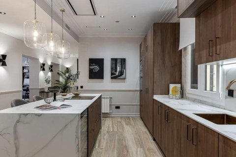 Apartamento en venta en Barcelona, España 5 dormitorios,  No. 154590 - foto 10