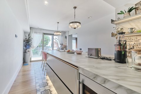 Сasa en venta en Barcelona, España 7 dormitorios, 633 m2 No. 154589 - foto 15