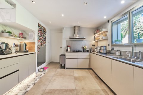 Сasa en venta en Barcelona, España 7 dormitorios, 633 m2 No. 154589 - foto 14