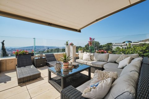 Hus i Barcelona, Spanien 7 sovrum, 633 kvm. Nr. 154589