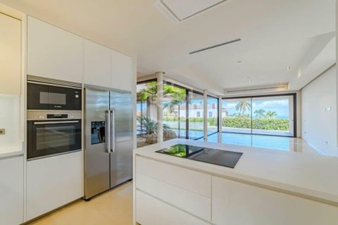 Huvila myytävänä Puerto de la Cruz, Tenerife, Espanja, 4 makuuhuonetta, 308 m2 No. 160599 - kuva 8