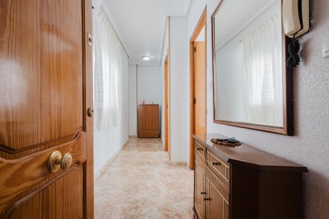 Apartment for sale in Torrevieja, Alicante, Spain 2 bedrooms, 80 sq.m. No. 184235 - photo 4