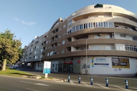 Apartamento en venta en Torrevieja, Alicante, España 2 dormitorios, 59 m2 No. 184240 - foto 3