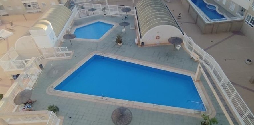 Apartamento en Torrevieja, Alicante, España 2 dormitorios, 59 m2 No. 184240