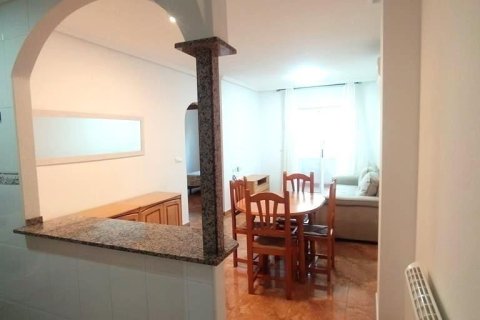 Apartamento en venta en Torrevieja, Alicante, España 2 dormitorios, 59 m2 No. 184240 - foto 4