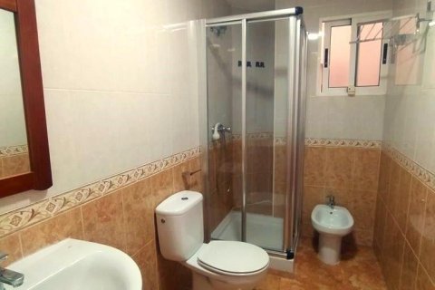 Apartamento en venta en Torrevieja, Alicante, España 2 dormitorios, 59 m2 No. 184240 - foto 17