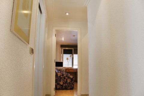 Продажа квартиры в Санта-Пола, Аликанте, Испания 4 спальни, 150м2 №118918 - фото 28