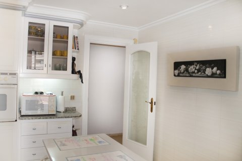 Продажа квартиры в Санта-Пола, Аликанте, Испания 4 спальни, 150м2 №118918 - фото 11