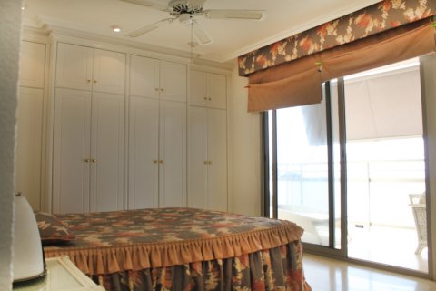 Продажа квартиры в Санта-Пола, Аликанте, Испания 4 спальни, 150м2 №118918 - фото 16
