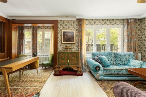 Продажа квартиры в Барселона, Испания 3 спальни, 144м2 №140575 - фото 3