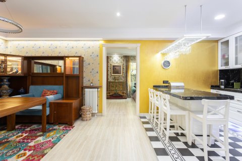 Продажа квартиры в Барселона, Испания 3 спальни, 144м2 №140575 - фото 7