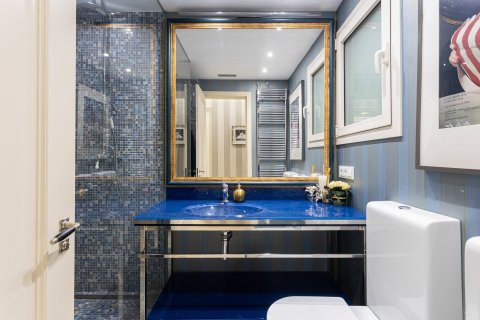 Продажа квартиры в Барселона, Испания 3 спальни, 144м2 №140575 - фото 25