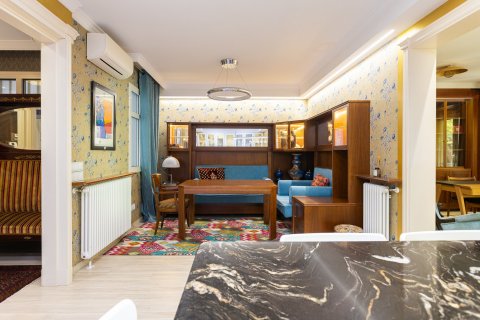 Продажа квартиры в Барселона, Испания 3 спальни, 144м2 №140575 - фото 5