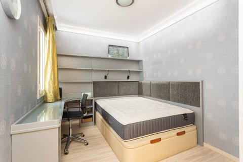 Продажа квартиры в Барселона, Испания 3 спальни, 144м2 №140575 - фото 17