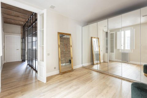 Apartament w Ciutat Vella, Barcelona, Hiszpania 2 sypialnie, 68 mkw. nr 140576 – zdjęcie 9