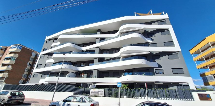 Apartment in Torrevieja, Alicante, Spain 84 sq.m. No. 140573
