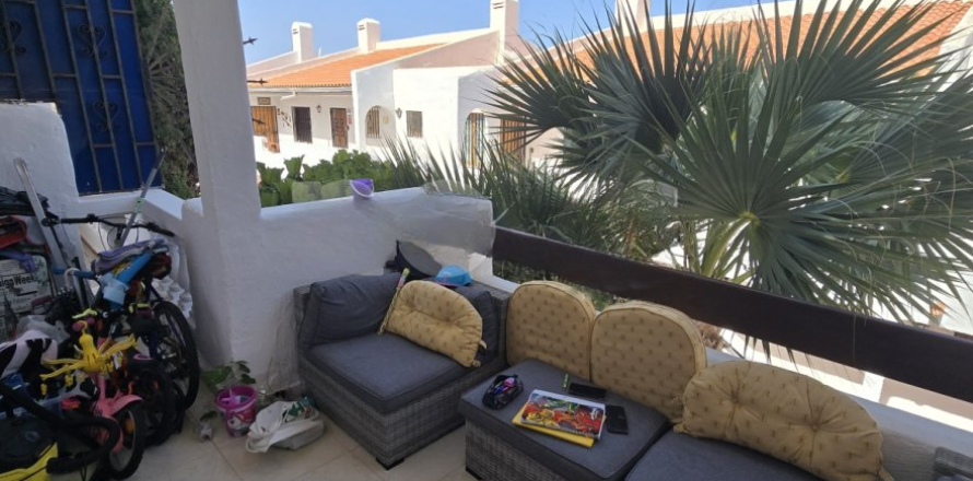 Apartment in Los Cristianos, Tenerife, Spain 2 bedrooms, 52 sq.m. No. 195361