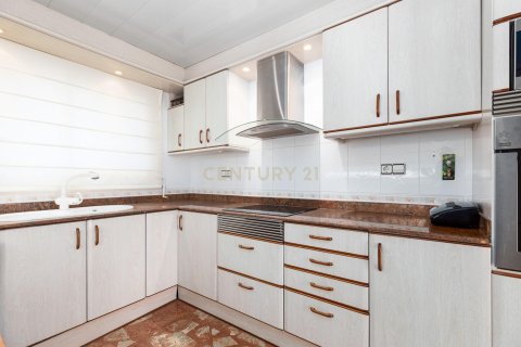 Hus till salu i Sentmenat, Barcelona, Spanien 5 sovrum, 252.52 kvm. Nr. 178257 - foto 11