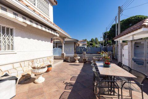 Hus till salu i Sentmenat, Barcelona, Spanien 5 sovrum, 252.52 kvm. Nr. 178257 - foto 8