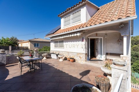 Hus till salu i Sentmenat, Barcelona, Spanien 5 sovrum, 252.52 kvm. Nr. 178257 - foto 4