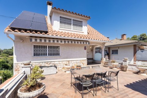 Hus till salu i Sentmenat, Barcelona, Spanien 5 sovrum, 252.52 kvm. Nr. 178257 - foto 6