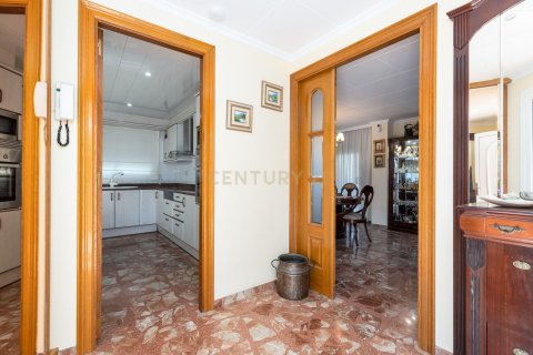 Hus till salu i Sentmenat, Barcelona, Spanien 5 sovrum, 252.52 kvm. Nr. 178257 - foto 9