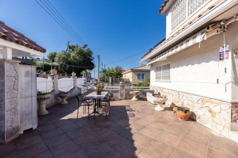 Hus till salu i Sentmenat, Barcelona, Spanien 5 sovrum, 252.52 kvm. Nr. 178257 - foto 5
