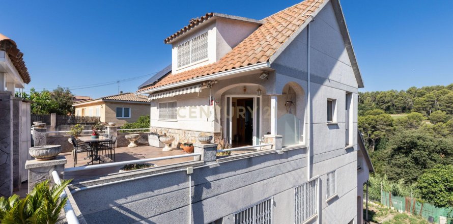 Hus i Sentmenat, Barcelona, Spanien 5 sovrum, 252.52 kvm. Nr. 178257