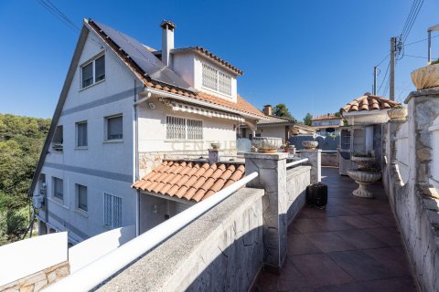 Hus till salu i Sentmenat, Barcelona, Spanien 5 sovrum, 252.52 kvm. Nr. 178257 - foto 2