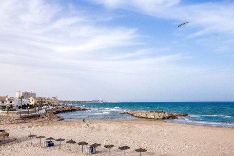 Hus till salu i Orihuela, Alicante, Spanien 3 sovrum, 203 kvm. Nr. 181404 - foto 7