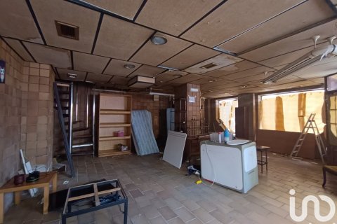 Commercial property for sale in Torrelavega, Cantabria, Spain 5 bedrooms, 160 sq.m. No. 186123 - photo 8