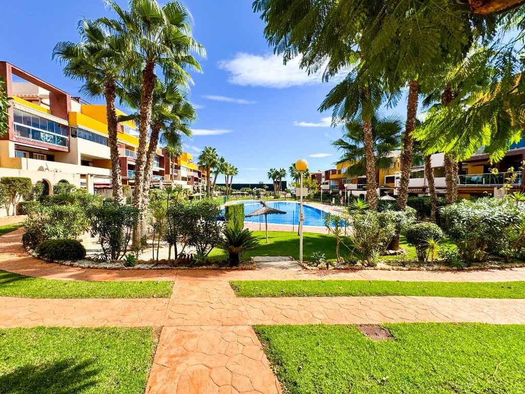 Apartamento en Playa Flamenca II, Alicante, España 2 dormitorios, 68 m2 No. 145264