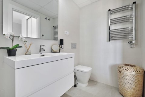 Apartment for sale in Alicante, Spain 3 bedrooms, 85 sq.m. No. 145269 - photo 17