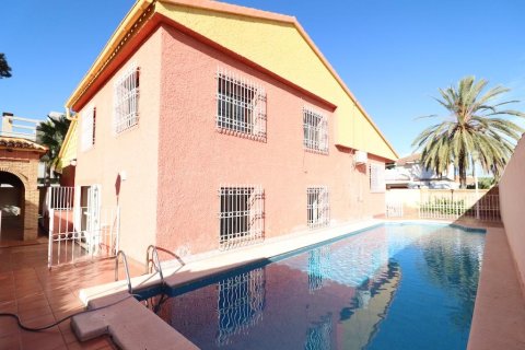 Villa pārdošanā Alicante, Spānijā 5 istabas, 227 m2 Nr. 139544 - attēls 1