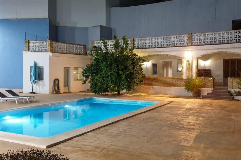 Villa en venta en Godelleta, València, España 5 dormitorios, 800 m2 No. 139036 - foto 2