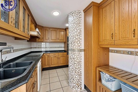 Huoneisto myytävänä Valencia, Espanja, 5 makuuhuonetta, 181 m2 No. 139034 - kuva 12