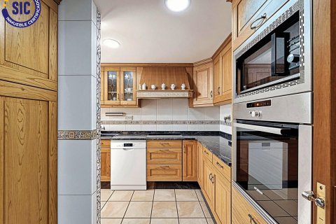 Huoneisto myytävänä Valencia, Espanja, 5 makuuhuonetta, 181 m2 No. 139034 - kuva 11