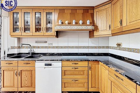 Huoneisto myytävänä Valencia, Espanja, 5 makuuhuonetta, 181 m2 No. 139034 - kuva 10