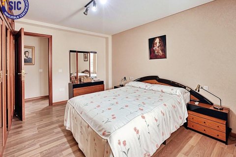 Huoneisto myytävänä Valencia, Espanja, 5 makuuhuonetta, 181 m2 No. 139034 - kuva 16