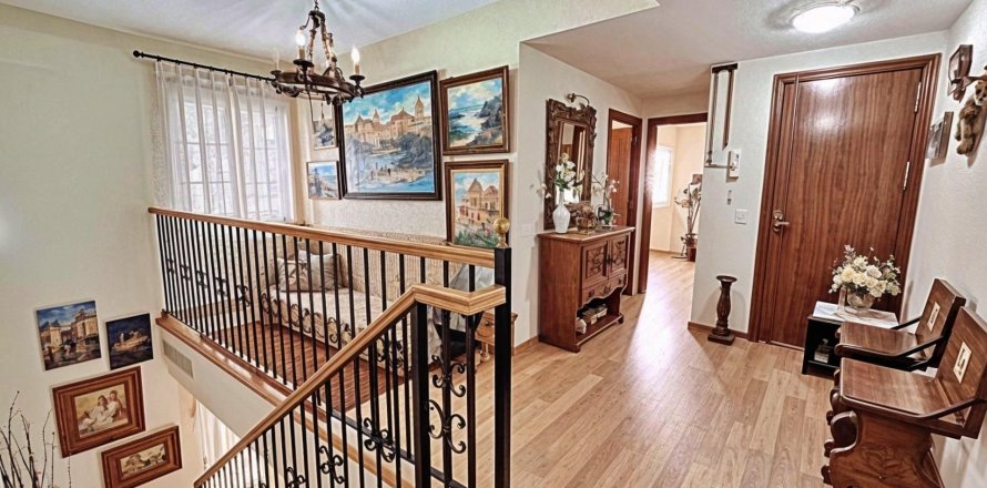 Huoneisto Valencia, Espanja 5 makuuhuonetta, 181 m2 No. 139034