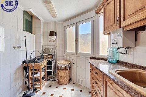 Huoneisto myytävänä Valencia, Espanja, 5 makuuhuonetta, 181 m2 No. 139034 - kuva 15