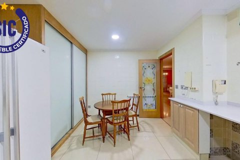 Huvila myytävänä Chiva, Valencia, Espanja, 4 makuuhuonetta, 238 m2 No. 139035 - kuva 15