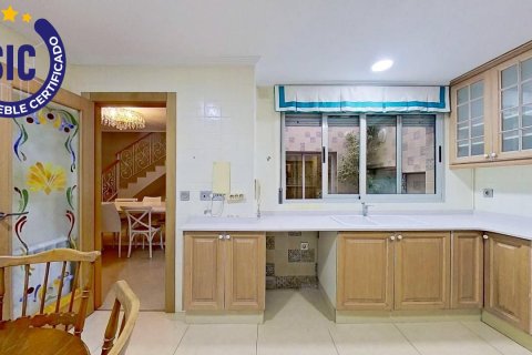 Villa pārdošanā Chiva, Valencia, Spānijā 4 istabas, 238 m2 Nr. 139035 - attēls 13