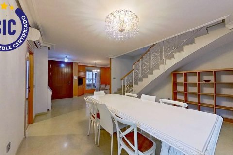 Huvila myytävänä Chiva, Valencia, Espanja, 4 makuuhuonetta, 238 m2 No. 139035 - kuva 16