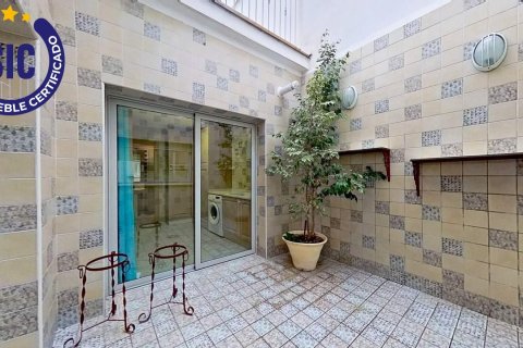 Huvila myytävänä Chiva, Valencia, Espanja, 4 makuuhuonetta, 238 m2 No. 139035 - kuva 18