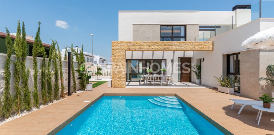 Villa Rojales, Alicante, Spain 3 bedrooms, 241 sq.m. No. 76569